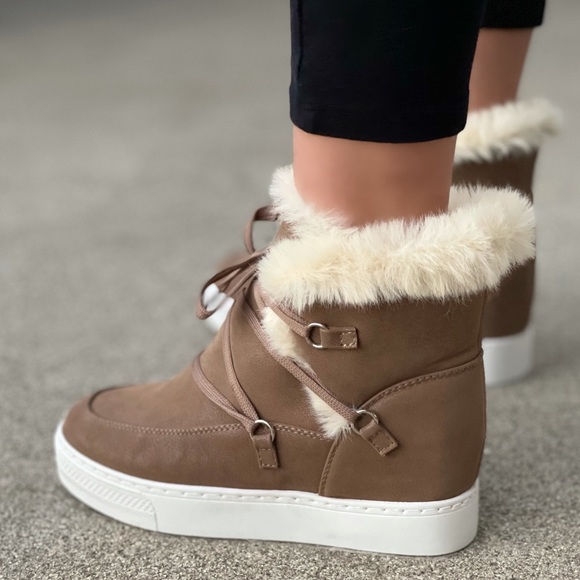 Cozy Wedge Sneaker Tan - Picture 5 of 8
